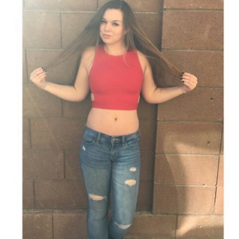 M forever 21 red crop topside cut out
